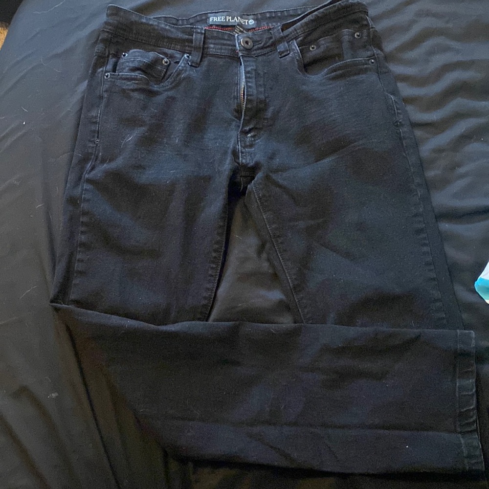 Mens black fitted jeans.
